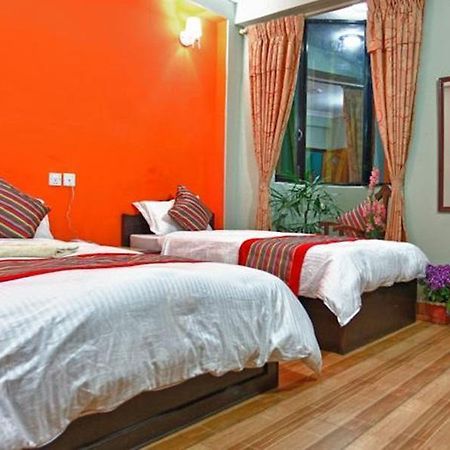 Hotel Nice Dream Pokhara Esterno foto